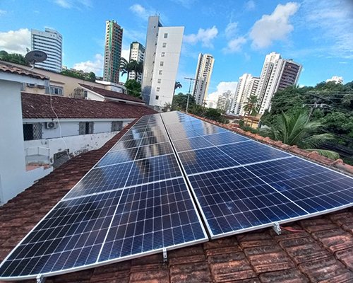 Localização: Recife-PE Potência: 12.88kwp